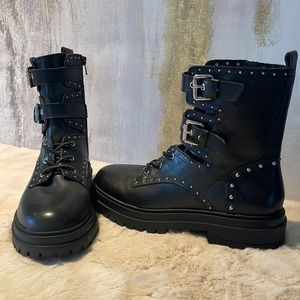 Chelsea & Violet Rhea studded leather lace-up buckle combat boots (size 9) 🎁😍